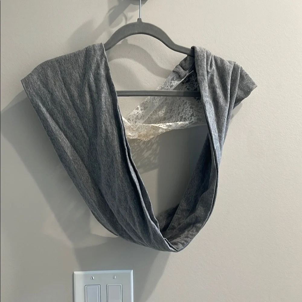 Unbranded Neck scarf with lace detailing in front of